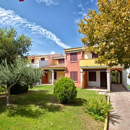 Apartmanhotel Anfiteatro Di Ottiolu 3*